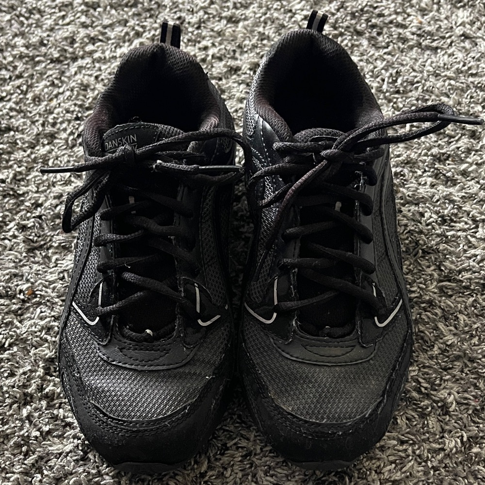 DANSKIN NOW  Women’s Black Athletic Shoes (8)